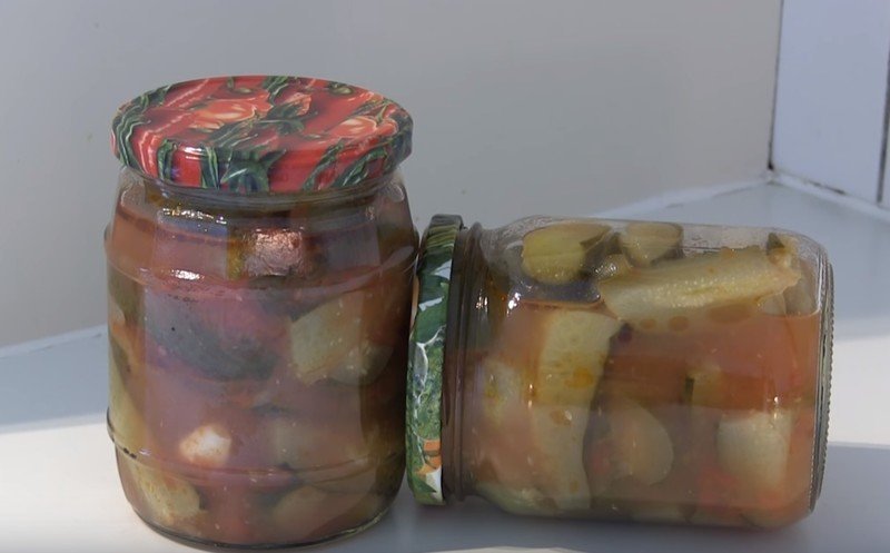 Огурцы в томатной заливке с корицей