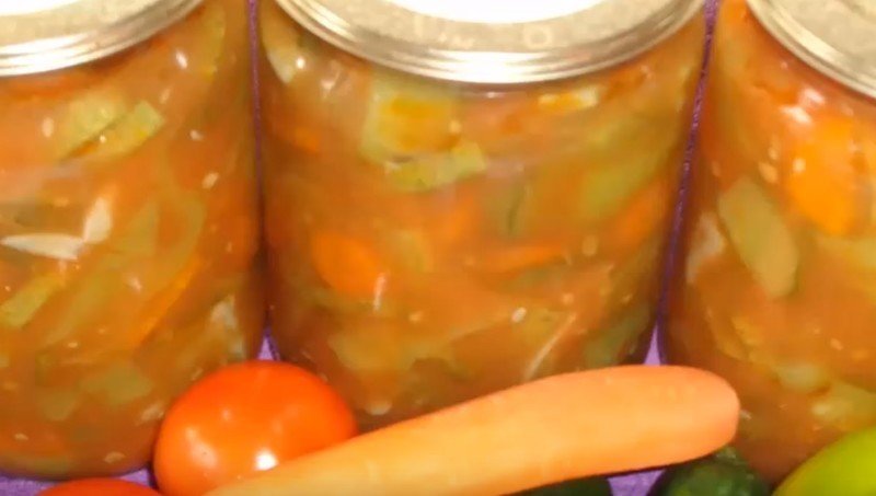 Салат на зиму из кабачков с морковкой и луком